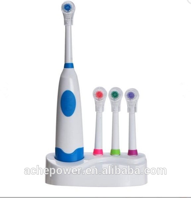 Manual Toothbrush With Replaceable Head